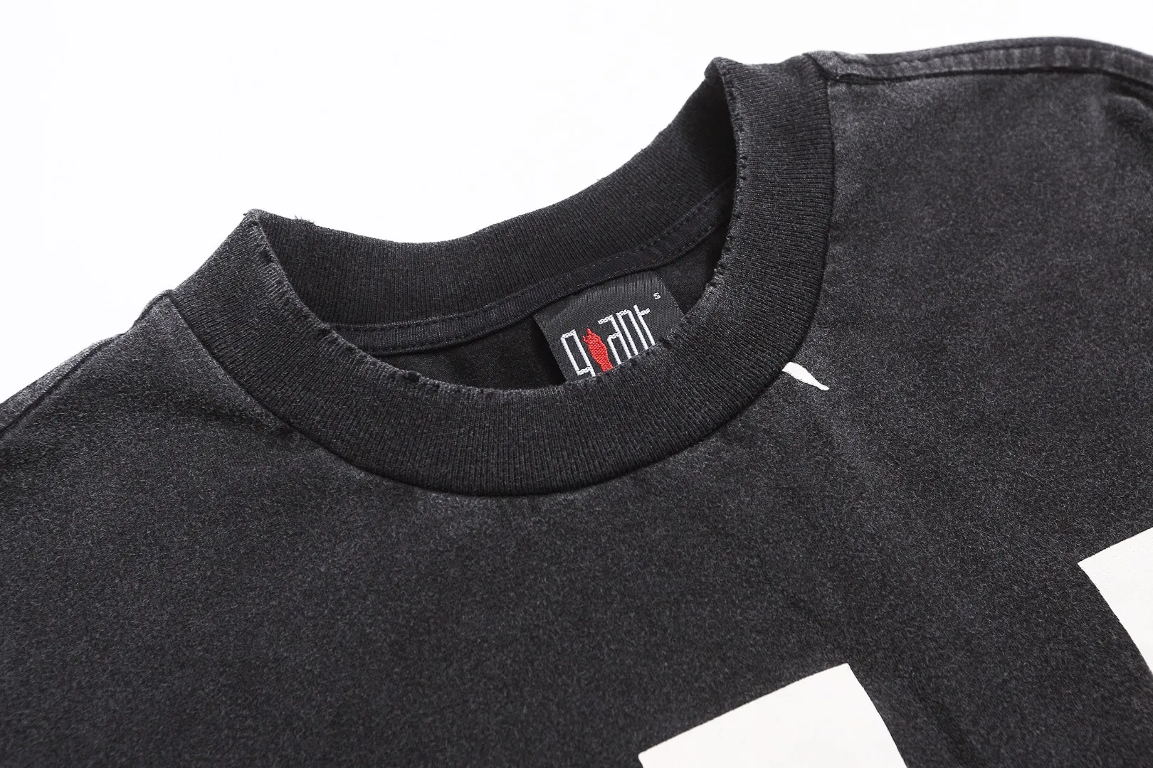 Mechao Saint Michael "klf exhibition limited" vintage distressed washed crack printed long-sleeved loose T-shirt Fabric: 260g Style number: SM02 Size: S-M-L-XL Color: Black Price: P156